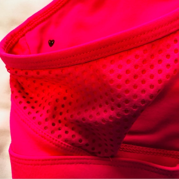 LORNA JANE Small Funky Pink Sports Bra Crop Top - Cross-over Straps - Picture 12 of 16